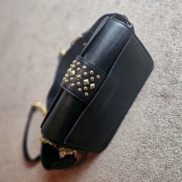 Chain Strap Faux Leather Bag - Picture 9 of 14